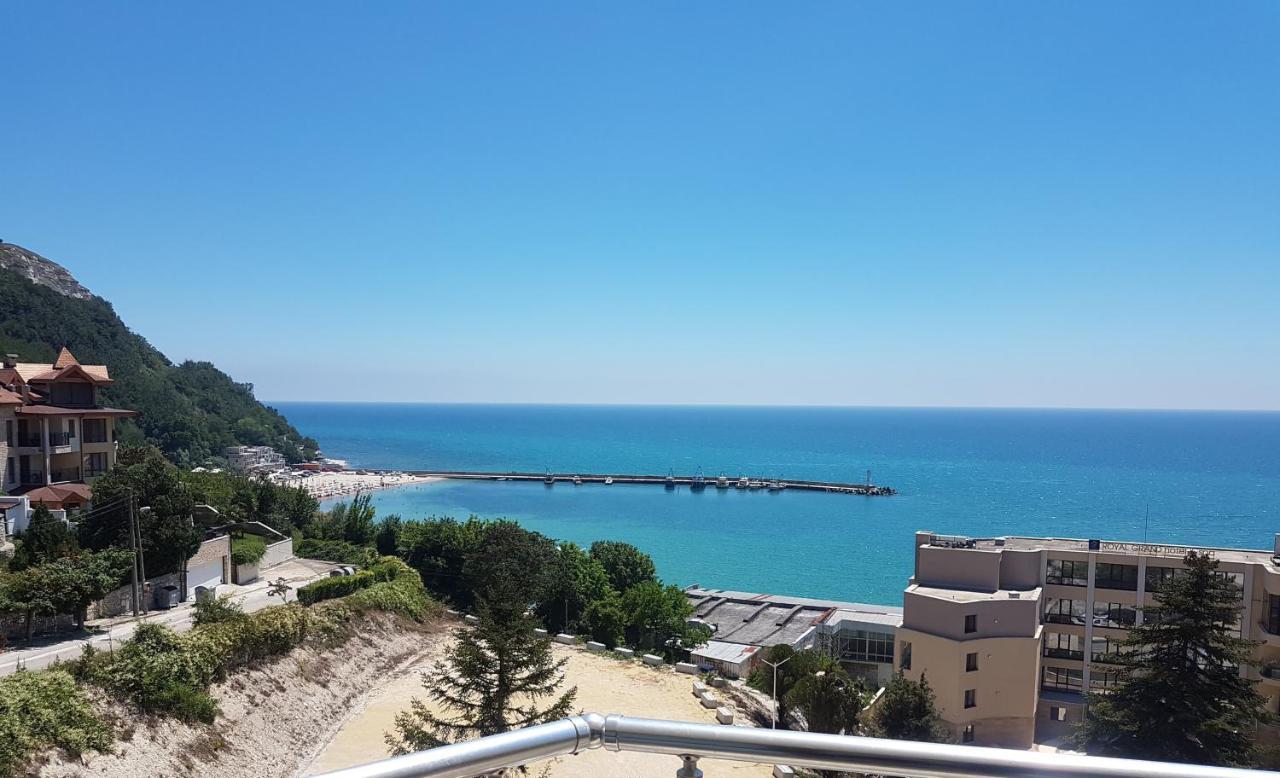 Семеен Хотел Венера Hotel Каварна Екстериор снимка