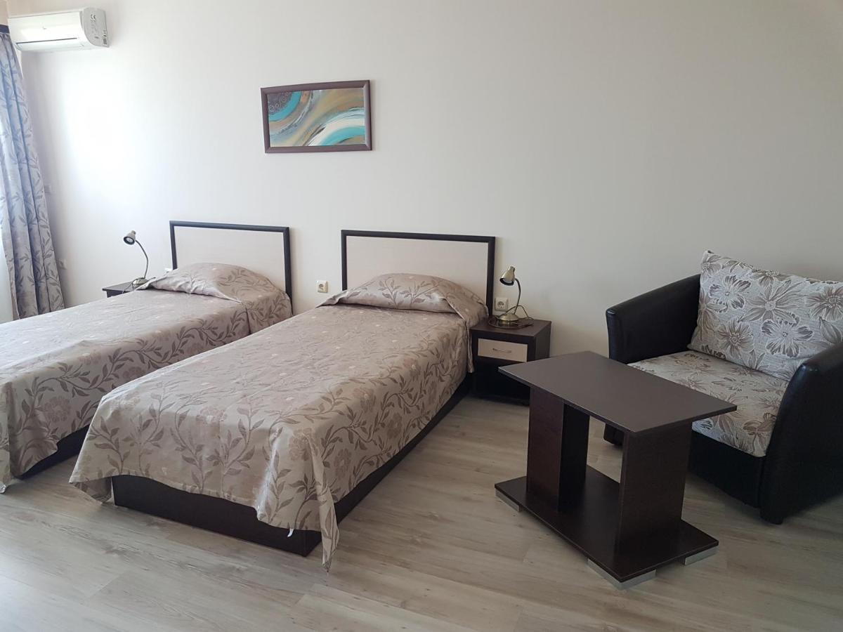 Семеен Хотел Венера Hotel Каварна Екстериор снимка