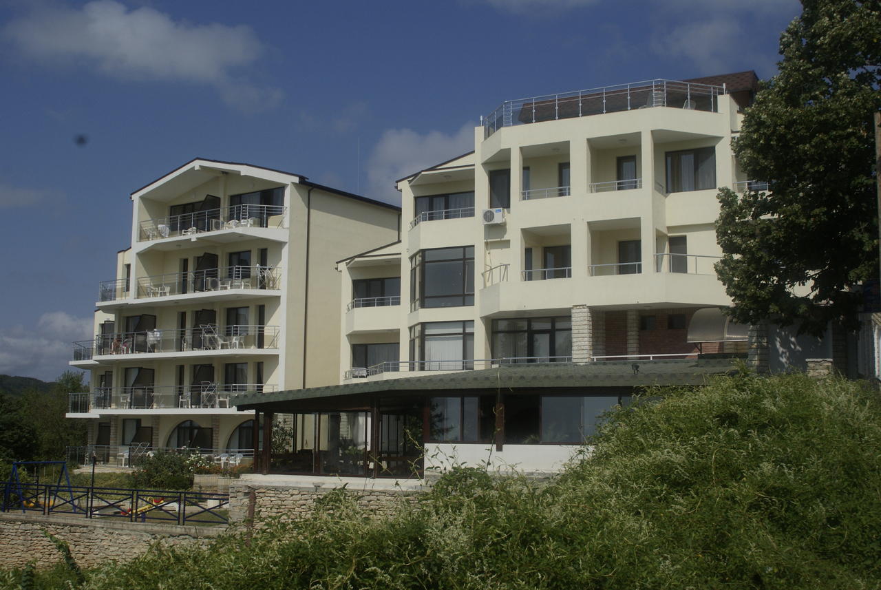 Семеен Хотел Венера Hotel Каварна Екстериор снимка